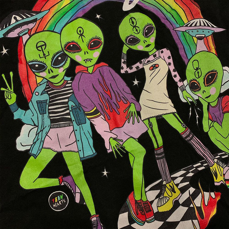 Wallpaper alien Tumblr  Hippie wallpaper, Trippy alien, Trippy wallpaper